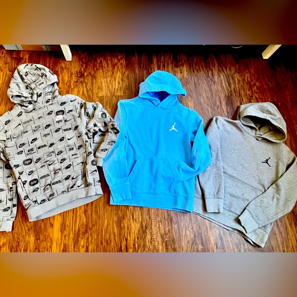 Nike youth L hoodies bundle